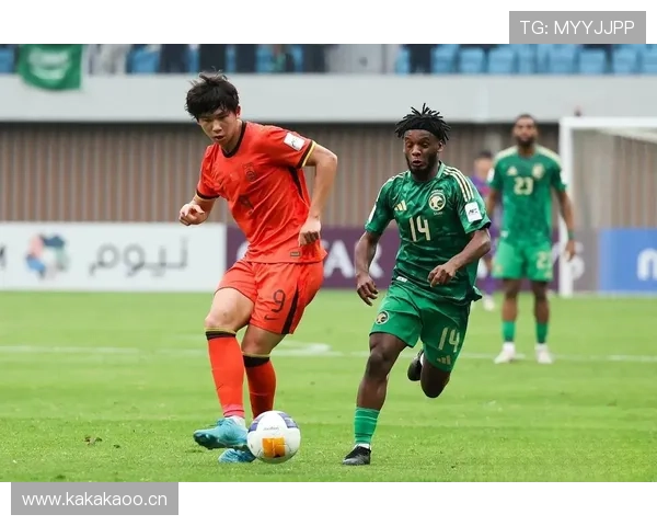 为什么这个点球判罚让全场哗然？规则其实早有定论