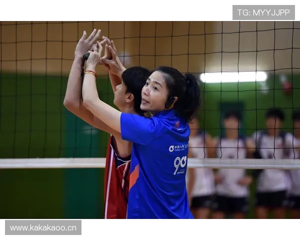 你看看魏秋月赛场上拼得惨烈，生活里居然养了个宠物“贵妇”模样的猫？