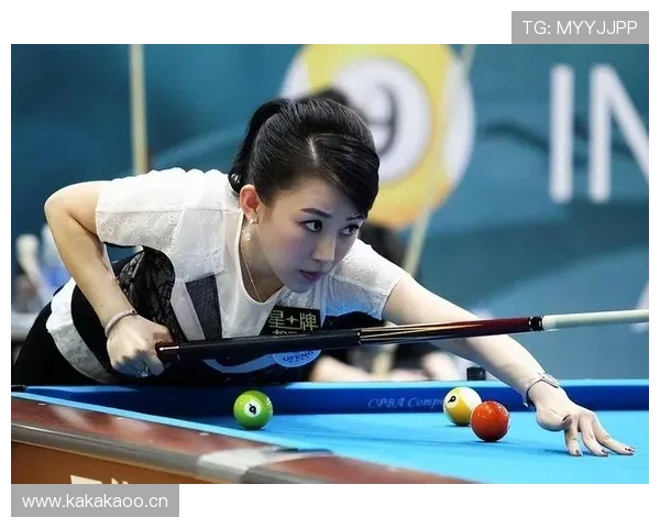 潘晓婷家里那个九球台，比我家客厅还大